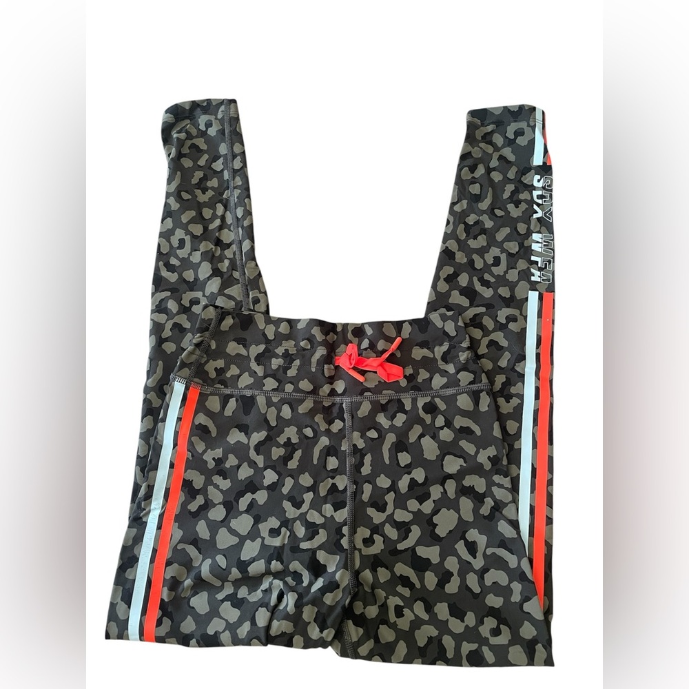 White fox activewear SDX leggings